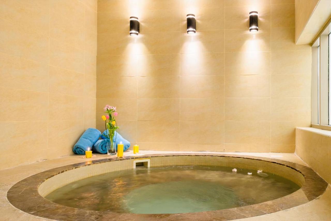 Crystal Plaza Al Majaz Hotel Sharjah Eksteriør billede